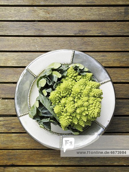 Romanesco auf Teller von oben