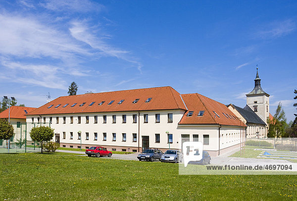 Bildungseinrichtung und Schloss  Strilky  Kromeriz Bezirk  Region ZlÌn  Mähren  Tschechische Republik  Europa