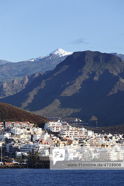 Los Cristianos  schneebedeckter Berg Teide  Teneriffa  Kanaren  Spanien  Europa