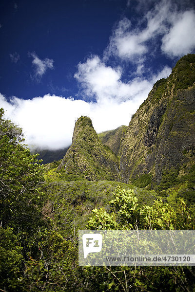 Iao Needle Monolith  Iao Valley Tal  Iao Valley Kulturdenkmal  West Maui Mountains Gebirge  Insel Maui  Hawaii  USA