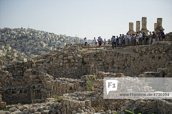 Herkulestempel auf dem Zitadellenhügel in Amman  der Hauptstadt des Haschemitischen Königreiches Jordanien  Vorderasien