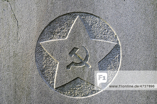 Hammer und Sichel  Symbole des Kommunismus  Stern  jüdischer Friedhof  Ausländerfriedhof  Hauptfriedhof  Dortmund  Ruhrgebiet  Nordrhein-Westfalen  Deutschland  Europa