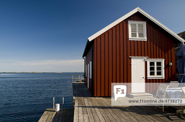 Holzhaus in der Nähe von Smögen  Bohuslän  Schweden  Europa