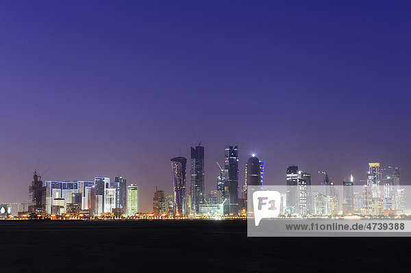 Skyline von Doha  West Bay District  Doha  Emirat Katar  Qatar  arabische Halbinsel  Persischer Golf  Naher Osten  Asien