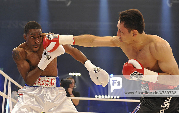 Men's boxing WBA middleweight world champion Felix Sturm Germany black shorts vs Ronald Hearns USA white shorts