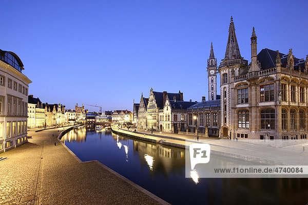 Fluss Leie  Blick auf die Altstadt  rechts das ehemalige Postgebäude  Gent  Ostflandern  Belgien  Europa