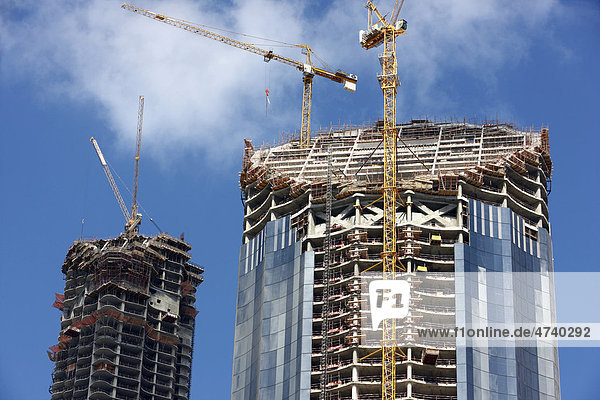 Baustelle  Bau eines Hochhauses in der Stadtmitte von Abu Dhabi  Vereinigte Arabische Emirate  Naher Osten