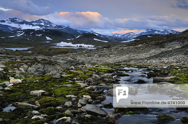 Gebirgslandschaft im Jotunheimen Nationalpark  Norwegen  Skandinavien  Europa