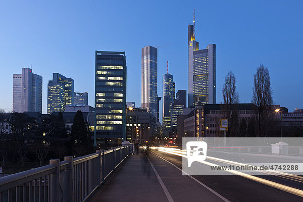 Blick auf die Commerzbank  die Europäische Zentralbank  EZB  die Hessische Landesbank  den Main Tower  Frankfurt am Main  Hessen  Deutschland  Europa