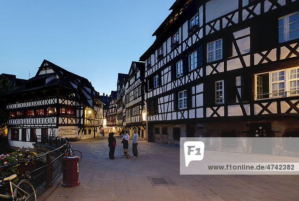 Fachwerkhäuser im Stadtteil La Petite France  Straßburg  Ill  Elsaß  Frankreich  Europa