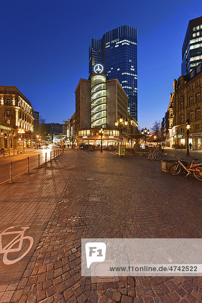 Willy-Brandt-Platz  Blick auf die EZB  Europäische Zentralbank  und das Mercedeshaus  Frankfurt  Hessen  Deutschland  Europa