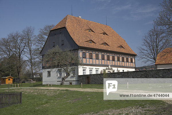 Faktorenhaus  Umgebinde  Fachwerkhaus  Standesamt  Museum  Touristeninformation  Wirtschaftshof  Bauernhof  Eibau  Sachsen  Deutschland  Europa