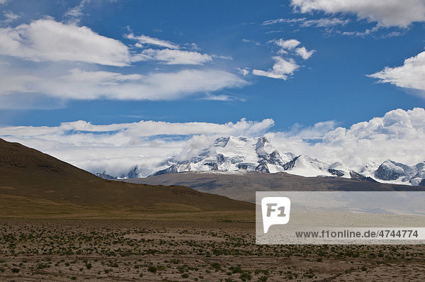 Der Berg Shishapangma 'Platz der Heiligen'  8027 m  entlang der südlichen Straße nach Westtibet  Tibet  Asien