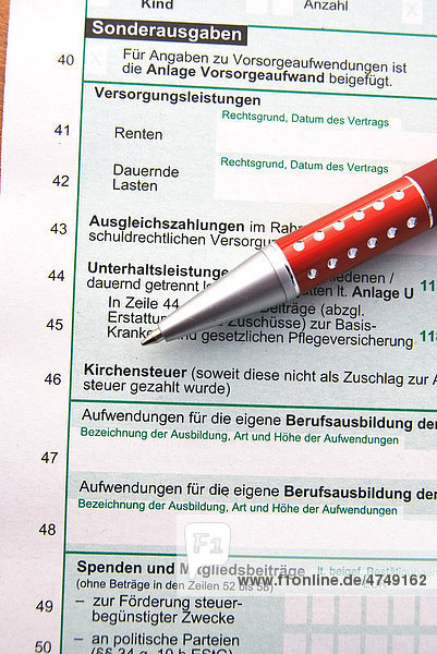 Steuererklarung Sonderausgaben Kirchensteuer Formular Kugelschreiber