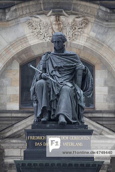 Friedrich August dem Gerechten  Kurfürst und König  Denkmal  Statue  Dresden  Sachsen  Deutschland  Europa