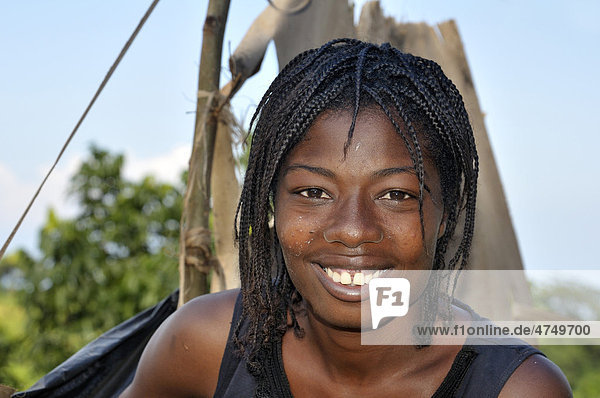 Portrait einer Frau  Bordes  Leogane  Ouest Department  Haiti  Karibik  Zentralamerika