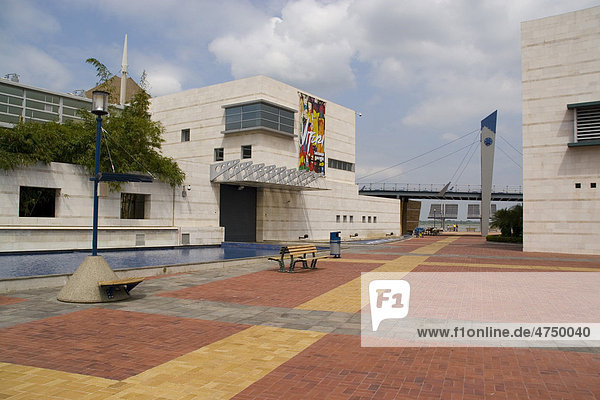 Gebäude an der modernen Uferpromenade mit IMAX-Kino  Guayaquil  Ecuador  Südamerika