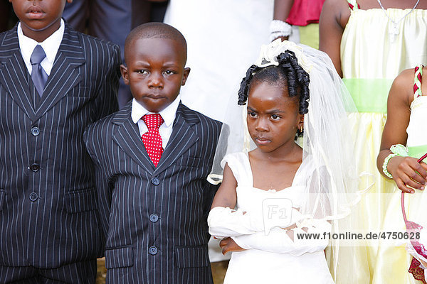Flower children during a wedding  Bamenda  Cameroon  Africa