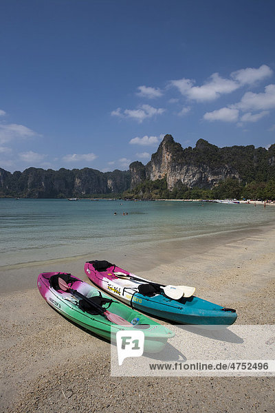 Meereskayak  Strand von Railay  Ao Nang  Provinz Krabi  Thailand  Asien