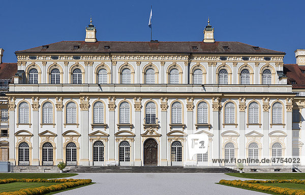 Blick auf das Neue Schloss Schleißheim  Oberschleißheim bei München  Oberbayern  Bayern  Deutschland  Europa