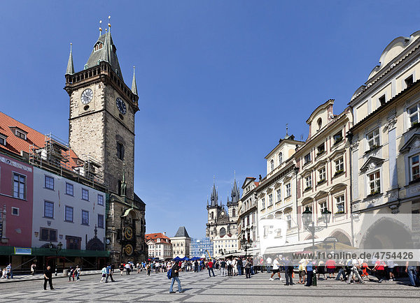 Prachtvolle Gebäude am Altstädter Ring  Rathausturm  Prag  Tschechien  Tschechische Republik  Europa