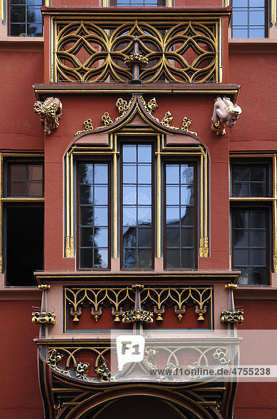 Erker mit Balkon über dem Eingang vom Haus zum Walfisch  1514 - 16  Franziskanerstraße 3  Freiburg im Breisgau  Baden-Württemberg  Deutschland  Europa