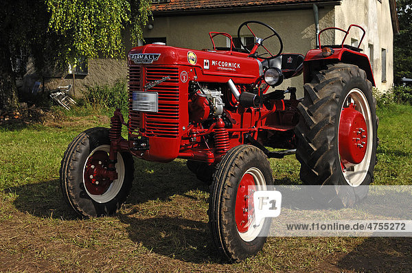 Oldtimer Traktorentreffen  Marke Farmall Mc Cormick international  Baujahr 1953  Morschreuth  Oberfranken  Bayern  Deutschland  Europa