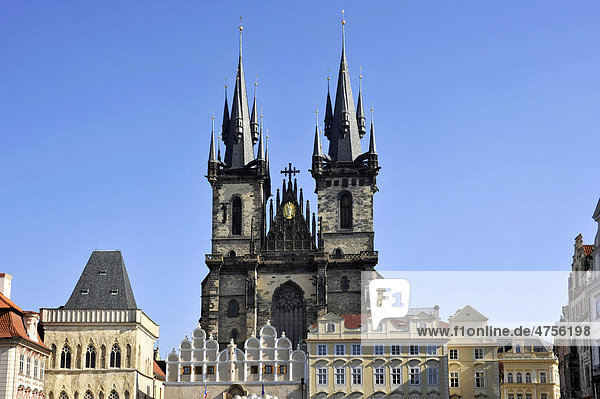 Haus zur Steinernen Glocke  Teynschule  Teynkirche  Platz Altstädter Ring  Altstadt  Prag  Böhmen  Tschechien  Europa