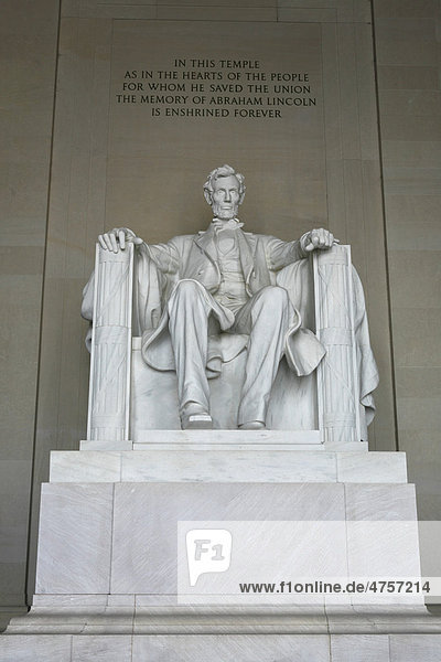 Abraham Lincoln Monument in Washington DC  USA  America