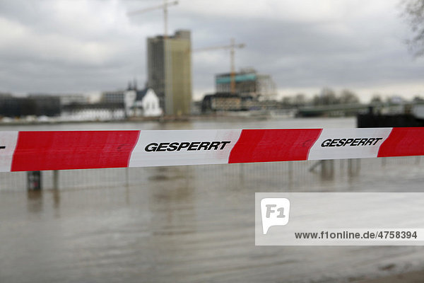 Hochwasser  Absperrband  Januar 2011  Köln  Rhein  Nordrhein-Westfalen  Deutschland  Europa