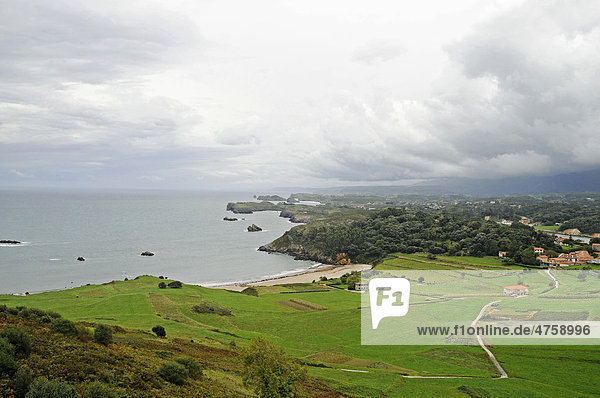 Wolken  Küste  Costa Verde  Llanes  Asturias  Asturien  Spanien  Europa