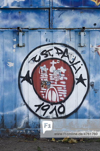 St. Pauli-Graffiti an einem Container vor dem Millerntor-Stadion  Fußballverein  Hamburg  Deutschland  Europa