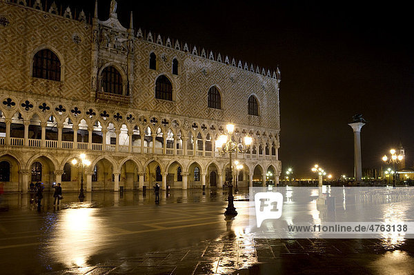 Doge's Palace  Piazza San Marco square  Venice  Italy  Europe