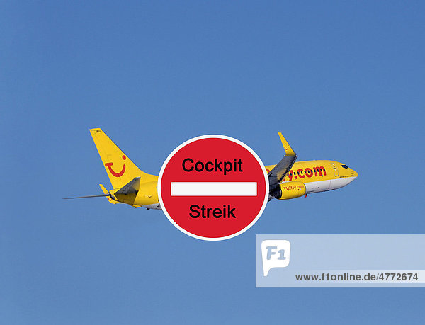 Cockpit Streik  Zeichen  Gewerkschaft  vor TUI Flieger