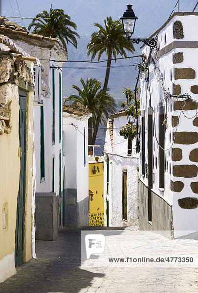 Side street in Santa Lucia di Tirajana  Gran Canaria  Canary Islands  Spain  Europe