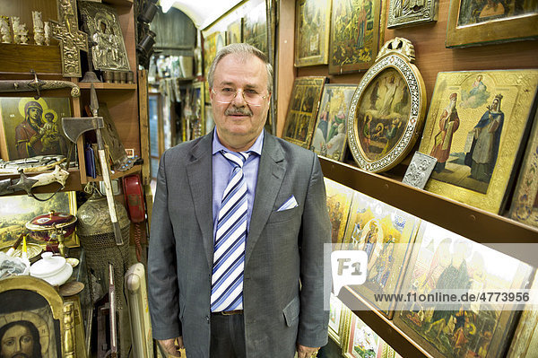 Ladenbesitzer im Großen Basar  Istanbul  Türkei