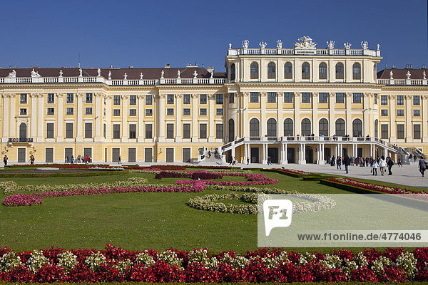 Schoenbrunn Palace  Vienna  Austria  Europe