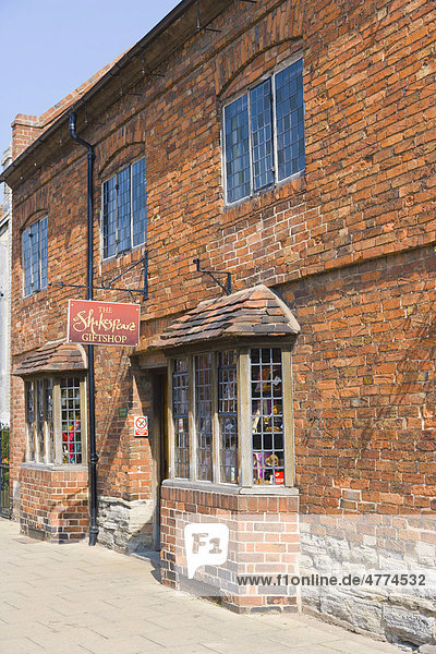 Shakespeare-Souvenirladen  Henley Street  Stratford-upon-Avon  Warwickshire  England  Großbritannien  Europa