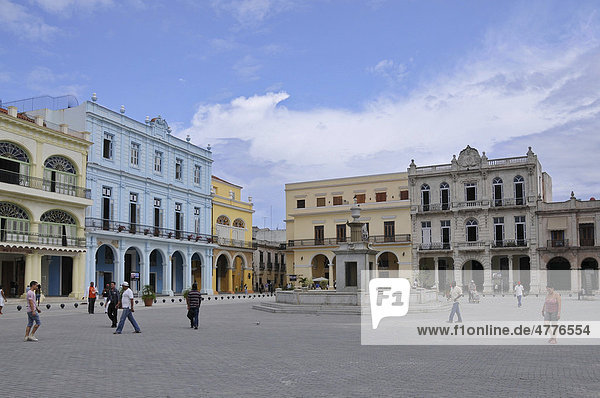 Brunnen  Plaza Vieja  Altstadt  Havanna  Kuba  Karibik  Mittelamerika