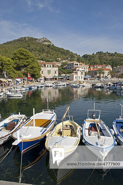 Hafen der Ortschaft Lopud auf der Insel Lopud bei Dubrovnik  Elafiti Inseln  Elaphiten  Süddalmatien  Dalmatien  Adriaküste  Kroatien  Europa