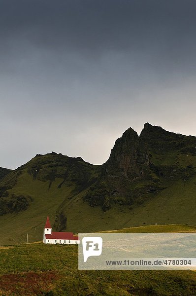 Kirche von Vik  Südwestküste  Island  Skandinavien  Europa