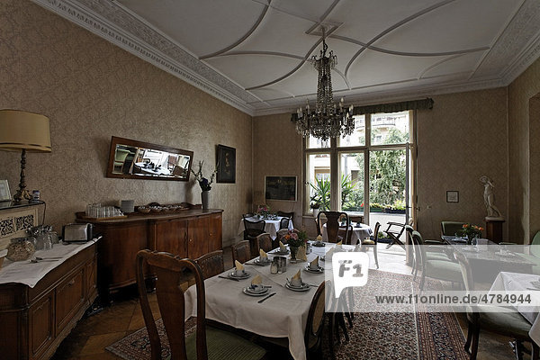 Esszimmer, große Altbauwohnung mit nostalgischem Interieur ...