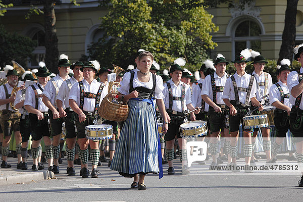 Bach marching band  Costume and Riflemen's Procession at the Oktoberfest  Munich  Upper Bavaria  Bavaria  Germany  Europe