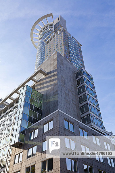 Der Westend Tower oder Kronenhochhaus  Zentrale der DZ Bank  Frankfurt  Hessen Deutschland  Europa