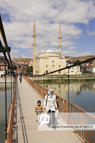Frau mit Kind  Avanos  Kappadokien  Türkei  Vorderasien