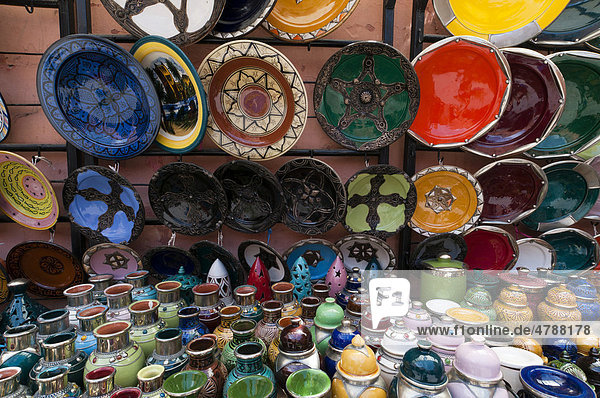 Keramik  Souk  Medina  Marrakesch  Marokko  Afrika