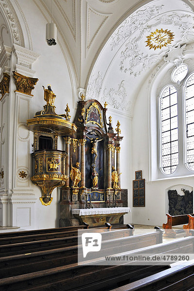 Side altar and pulpit  parish church of Mariae Himmelfahrt or Mary's Assumption  1624-28  Marienplatz  Weilheim  Bavaria  Germany  Europe