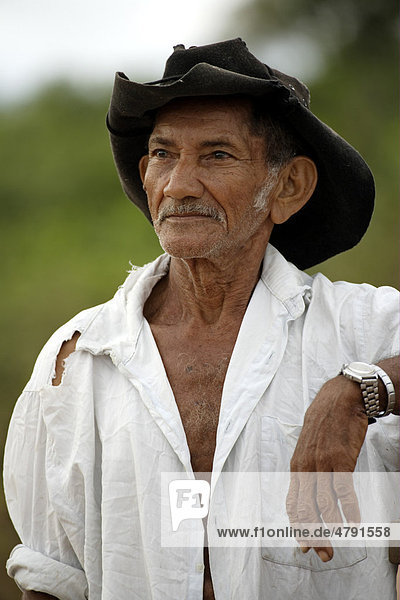 Elderly man  Pantanal  Mato Grosso  Brazil  South America
