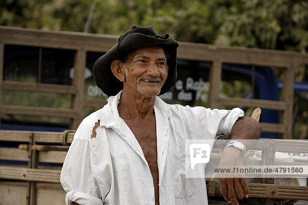 Elderly man  smiling  Pantanal  Mato Grosso  Brazil  South America