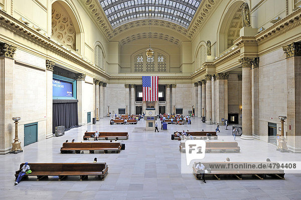 Innenaufnahme Great Hall  Wartesaal  Bahnhof Union Station  Chicago  Illinois  Vereinigte Staaten von Amerika  USA